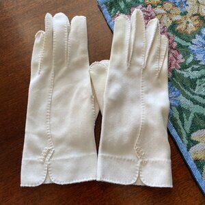 Vintage * Off-WHITE Embroidered COTTON * 3-D pieced fingers * 40s-50s